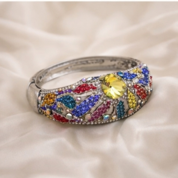 Exquisite Multicolor Rhinestone Bangle Bracelet - Picture 7 of 8